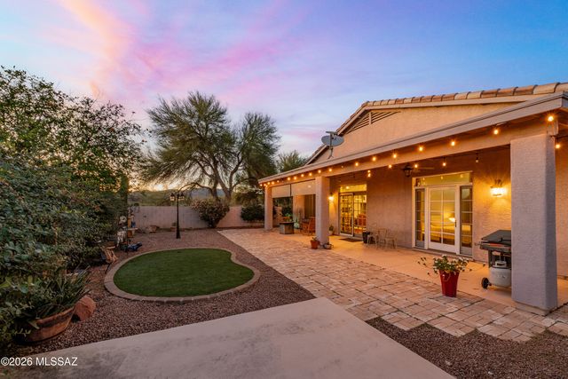 241 W Carlynn Cliff Place, Oro Valley, AZ 85755