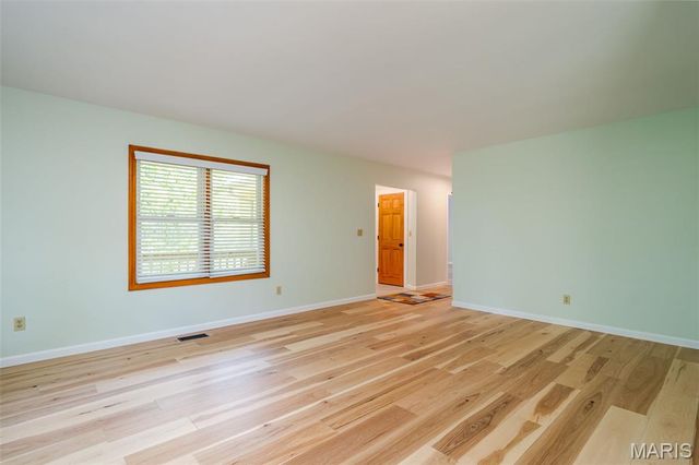 25 Madison Avenue, Washington, MO 63090