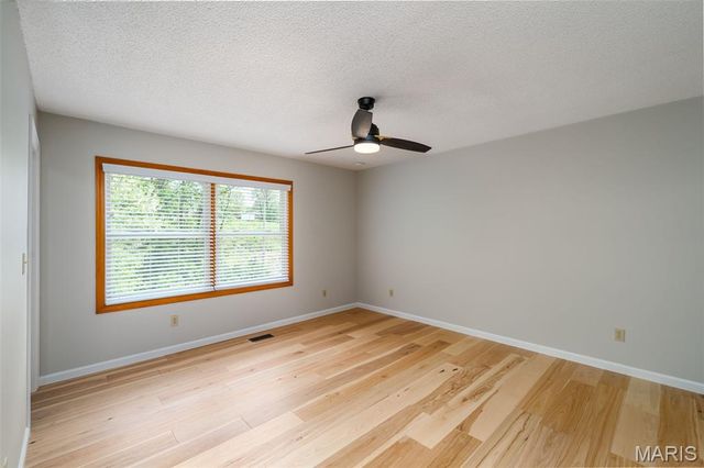 25 Madison Avenue, Washington, MO 63090