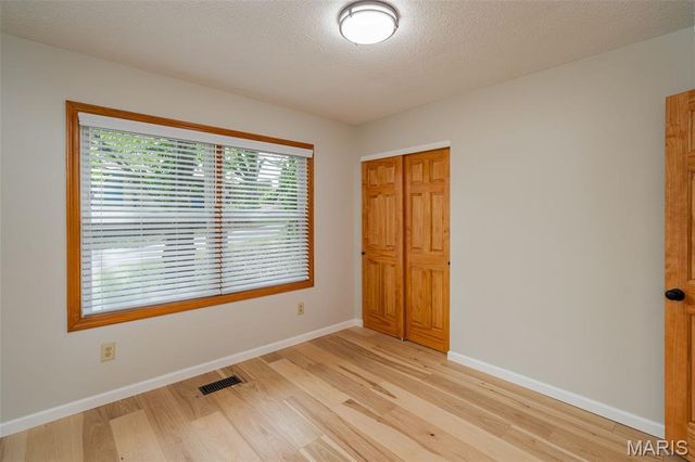 25 Madison Avenue, Washington, MO 63090