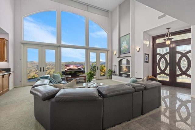 410 Woodland Lane, El Cajon, CA 92021