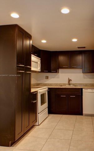 8020 SW 17th Place 35, Davie, FL 33324
