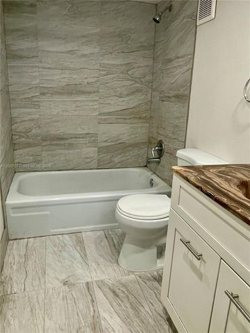 8020 SW 17th Place 35, Davie, FL 33324