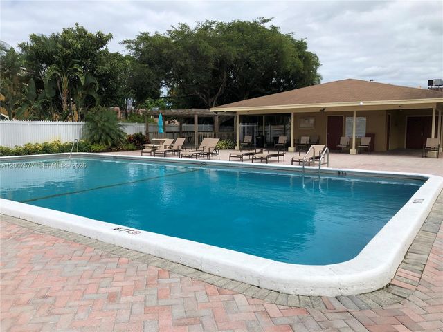 8020 SW 17th Place 35, Davie, FL 33324