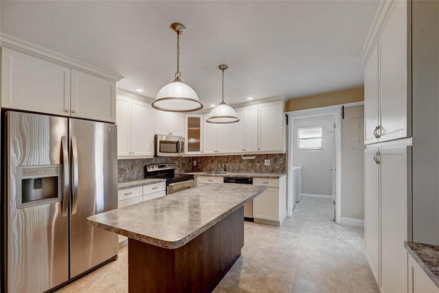 8760 AZALEA Court 203, Tamarac, FL 33321