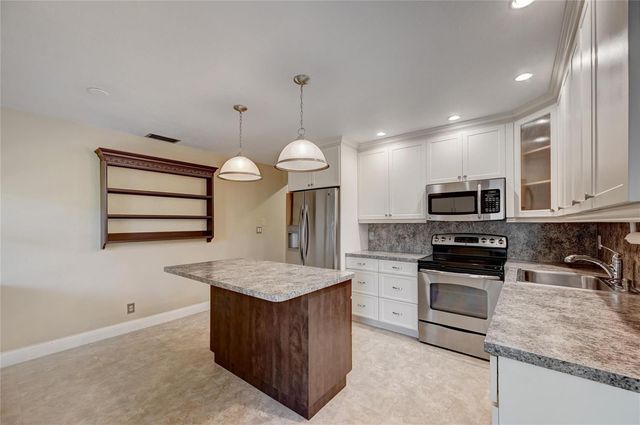 8760 AZALEA Court 203, Tamarac, FL 33321
