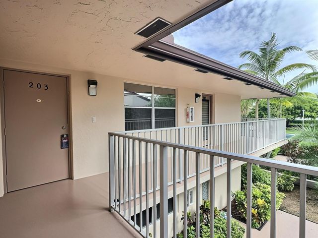 8760 AZALEA Court 203, Tamarac, FL 33321