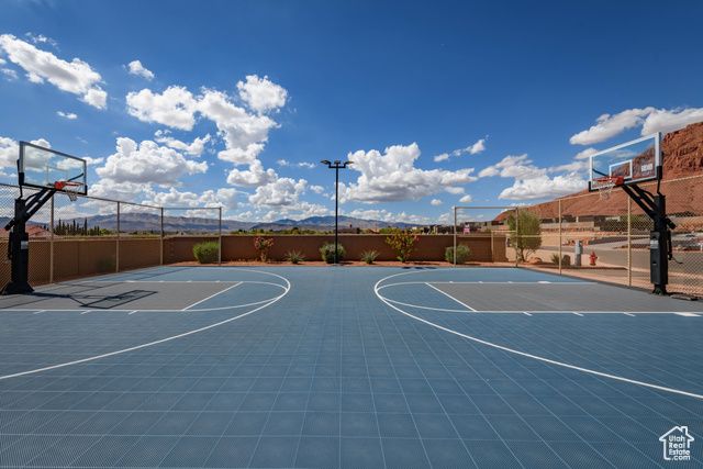 771 E PALISADES CIR, Ivins, UT 84738