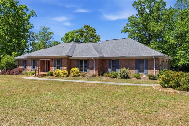 111 Bear Creek Trail, Hampton, GA 30228