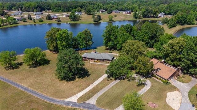 111 Bear Creek Trail, Hampton, GA 30228