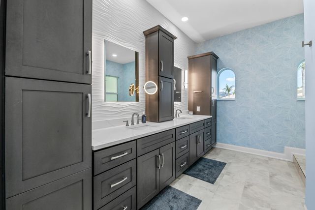 11560 S Sea Court, Wellington, FL 33449