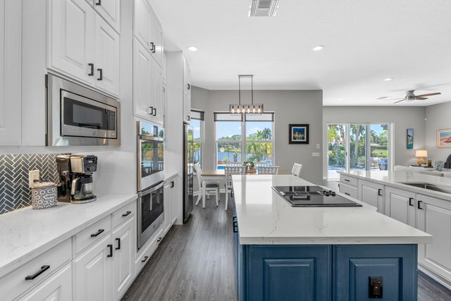 11560 S Sea Court, Wellington, FL 33449