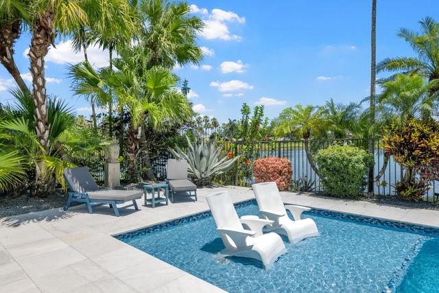 11560 S Sea Court, Wellington, FL 33449