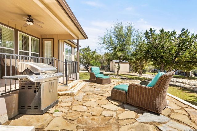 950 Live Oak Dr, Spring Branch, TX 78070