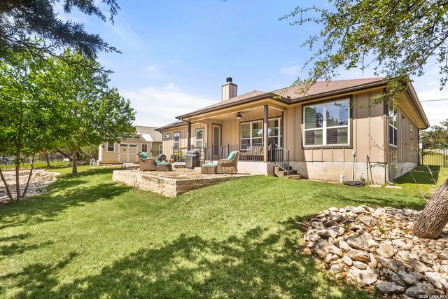 950 Live Oak Dr, Spring Branch, TX 78070