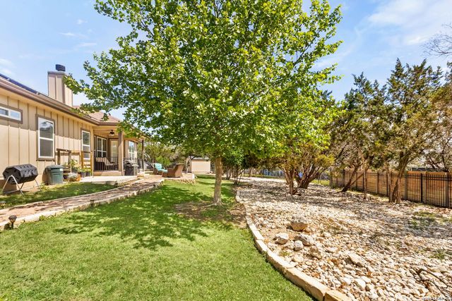 950 Live Oak Dr, Spring Branch, TX 78070