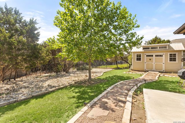 950 Live Oak Dr, Spring Branch, TX 78070