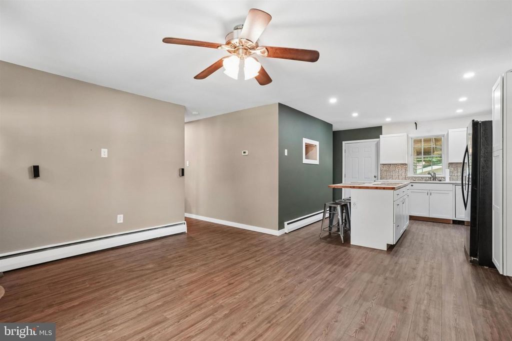 3213 MALINDA DR, BRISTOL, PA 19007 — photo 4
