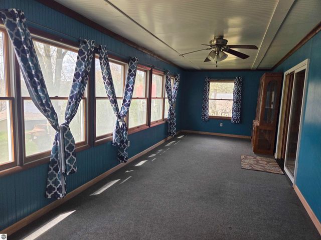 9368 School Street, Lake, MI 48632