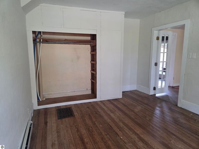 9368 School Street, Lake, MI 48632