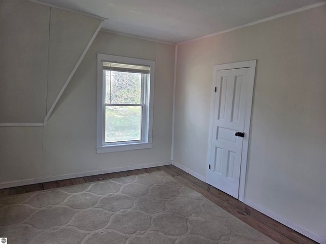 9368 School Street, Lake, MI 48632
