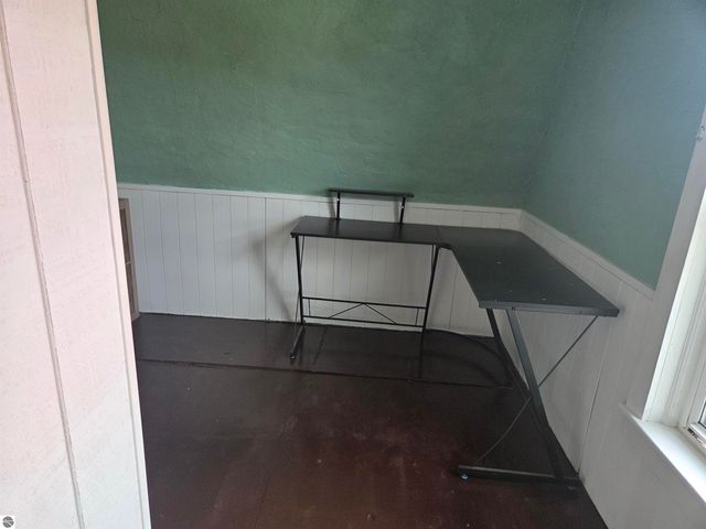 9368 School Street, Lake, MI 48632