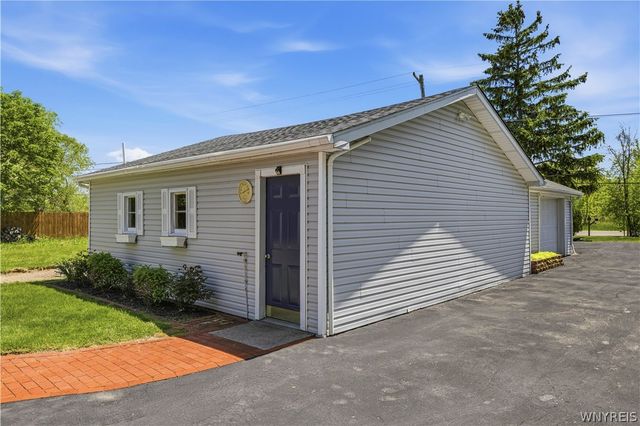2409 Lake Road, Porter, NY 14131