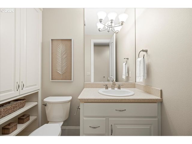 5436 Sw CHAMPION Pl, Portland, OR 97225