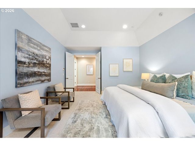 5436 Sw CHAMPION Pl, Portland, OR 97225