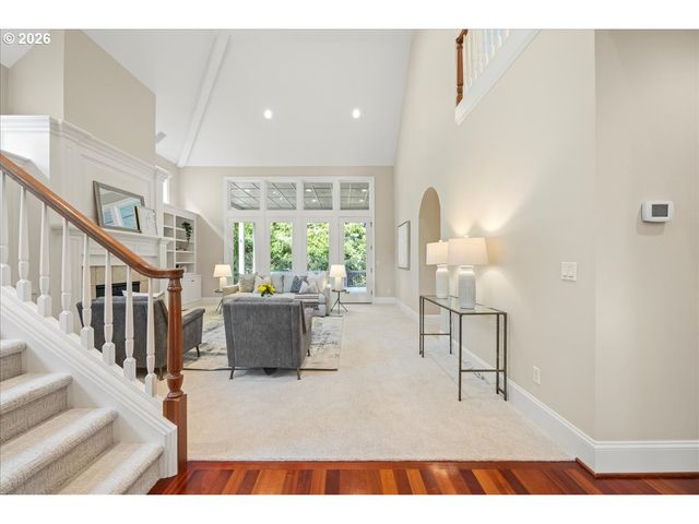 5436 Sw CHAMPION Pl, Portland, OR 97225