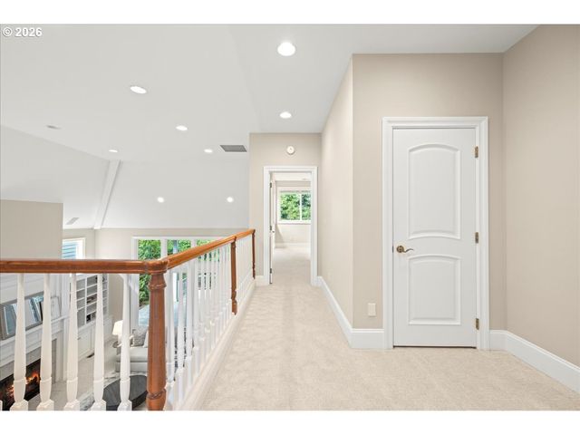 5436 Sw CHAMPION Pl, Portland, OR 97225