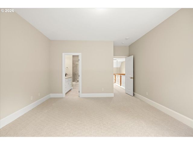 5436 Sw CHAMPION Pl, Portland, OR 97225