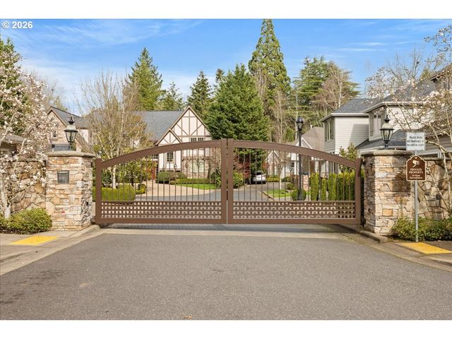 5436 Sw CHAMPION Pl, Portland, OR 97225