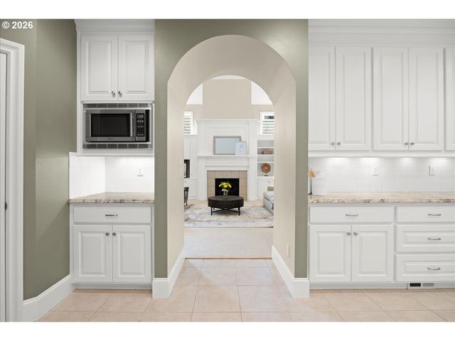 5436 Sw CHAMPION Pl, Portland, OR 97225