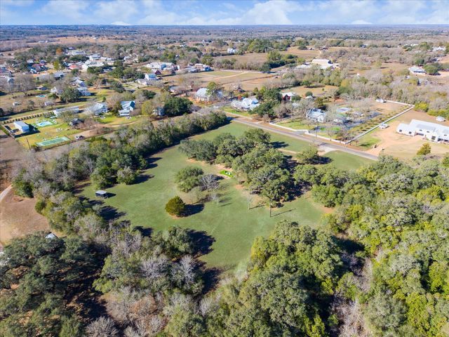 509 N Live Oak Street, Round Top, TX 78954