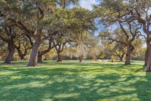 509 N Live Oak Street, Round Top, TX 78954