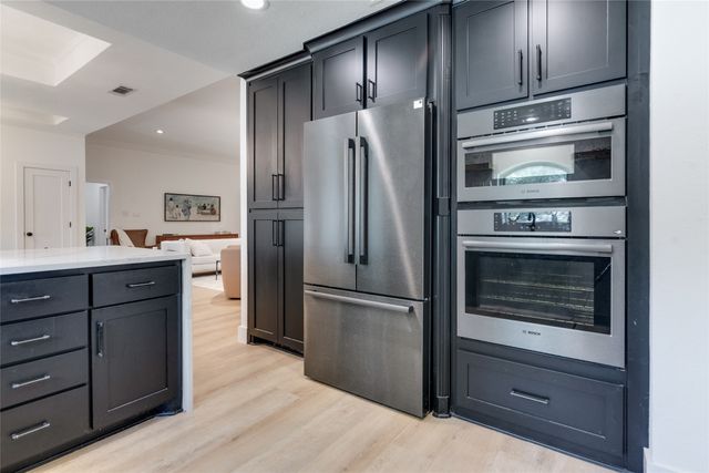 2919 Sweet Briar Street, Grapevine, TX 76051