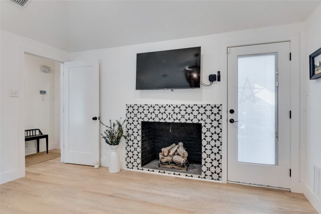 2919 Sweet Briar Street, Grapevine, TX 76051