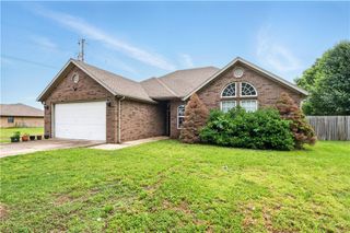 725 S Primrose Road, Lowell, AR 72745