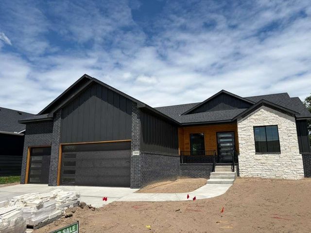 3014 E Sunflower Dr, Derby, KS 67037