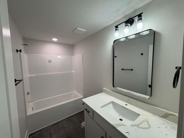 3014 E Sunflower Dr, Derby, KS 67037