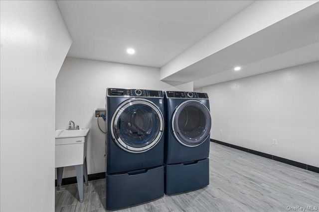 28-12 21st Avenue, Astoria, NY 11105