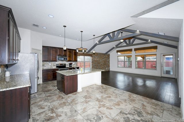 842 Wall, New Braunfels, TX 78130
