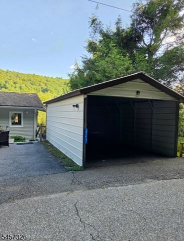 101 Woods Rd, Sandyston Twp., NJ 07826