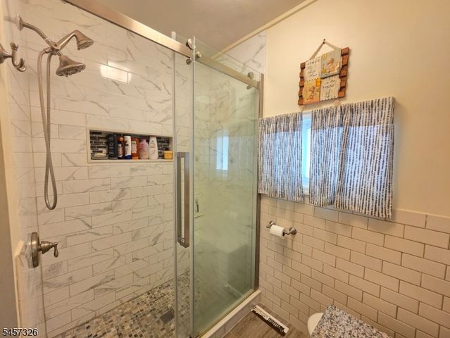 101 Woods Rd, Sandyston Twp., NJ 07826