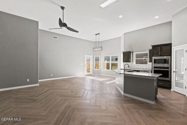 956 KEENLAND Avenue, El Paso, TX 79932