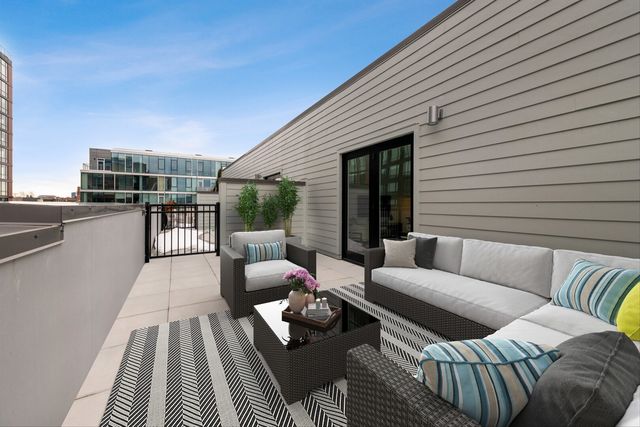 1650 W Division Street G, Chicago, IL 60622