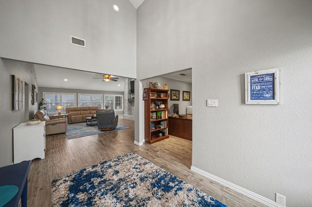 2701 Ridge Top Lane, Arlington, TX 76006