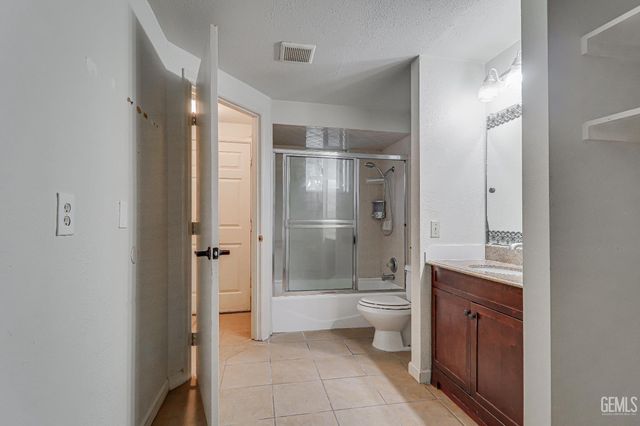 3817 Hillburn Road, Bakersfield, CA 93306