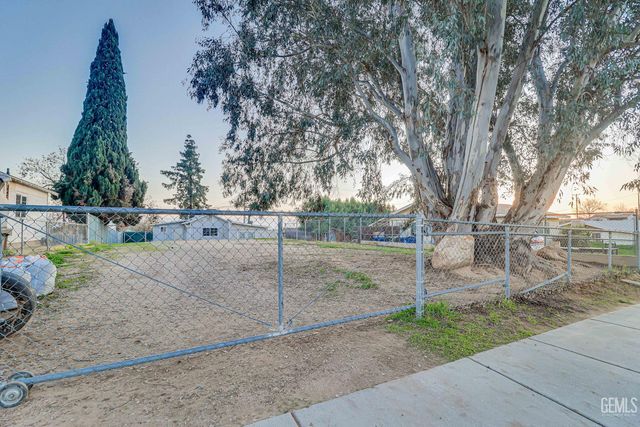 3817 Hillburn Road, Bakersfield, CA 93306